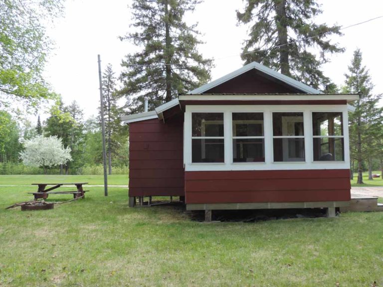 Cabin 3 3-season porch